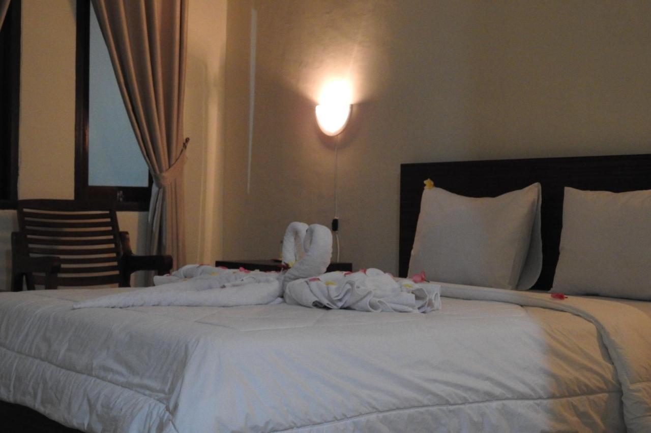 D'Batur Hotel Senggigi Dış mekan fotoğraf
